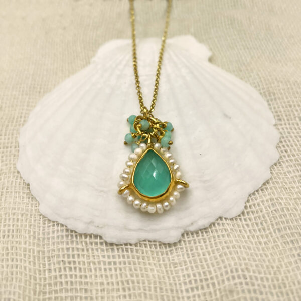 aqua chalcedony pearls amazonite hand made pendant gold plated silver χειροποίητο μενταγιόν χαλκηδόνιος αμαζονίτες μαργαριτάρια επίχρυσο ασήμι tonia makri jewellery