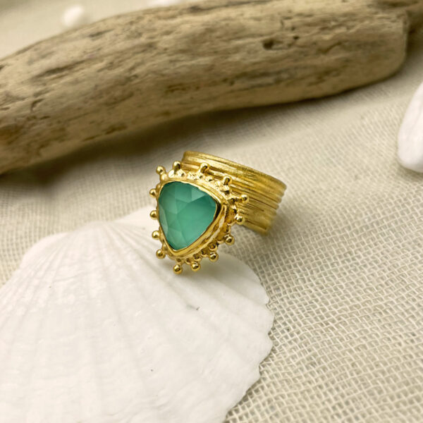 aqua chalcedony hand made ring gold plated silver χειροποίητο δαχτυλίδι χαλκηδόνιος επίχρυσο ασήμι tonia makri jewellery