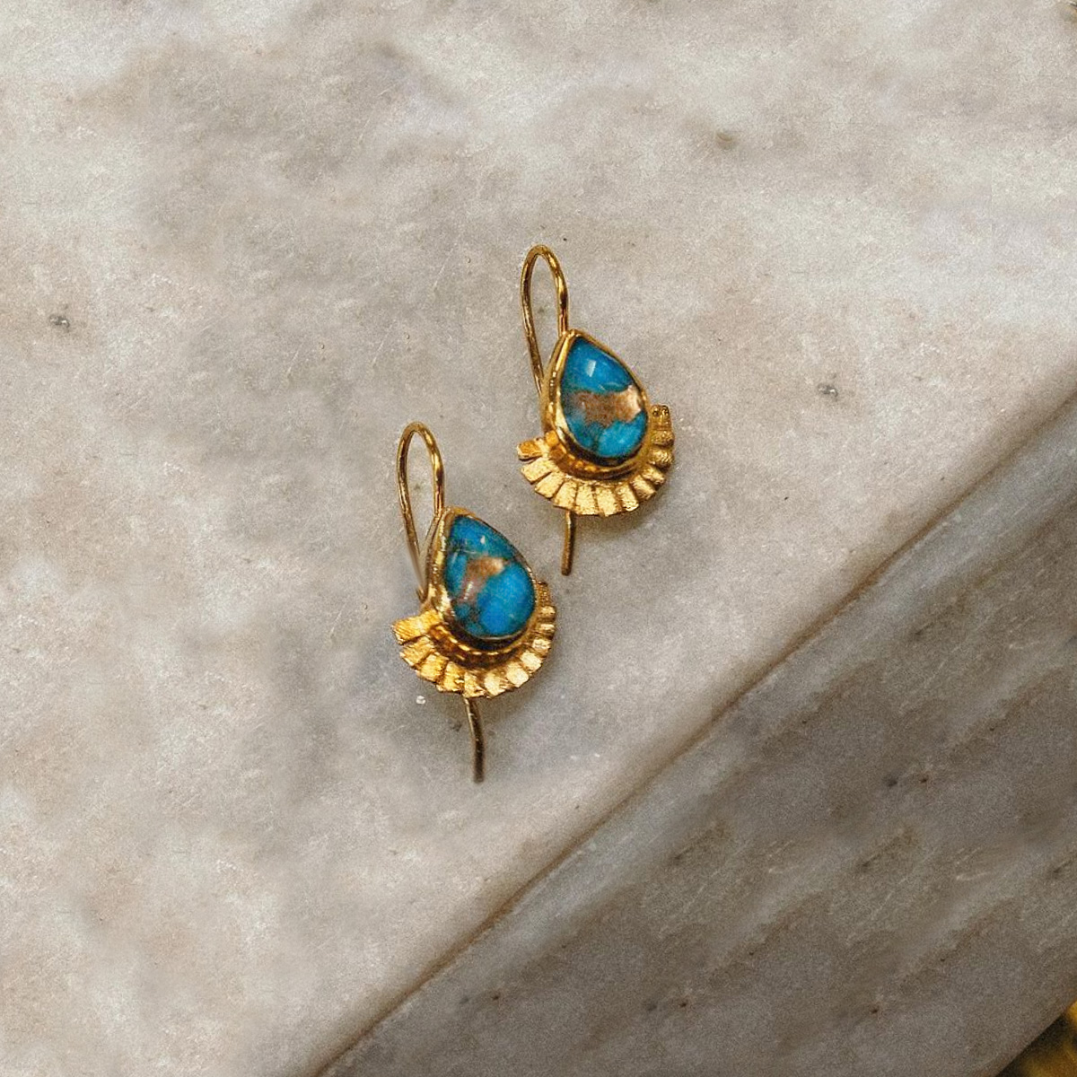 Drop Turquoise Copper pleated earrings, Σκουλαρίκια σταγόνα Τυρκουάζ Κόπερ με πτυχώσεις τονια μακρη κοσμήματα tonia makri jewellery